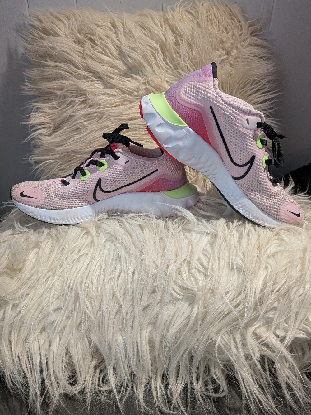 Nike Renew Run Women's Shoes Size 6.5